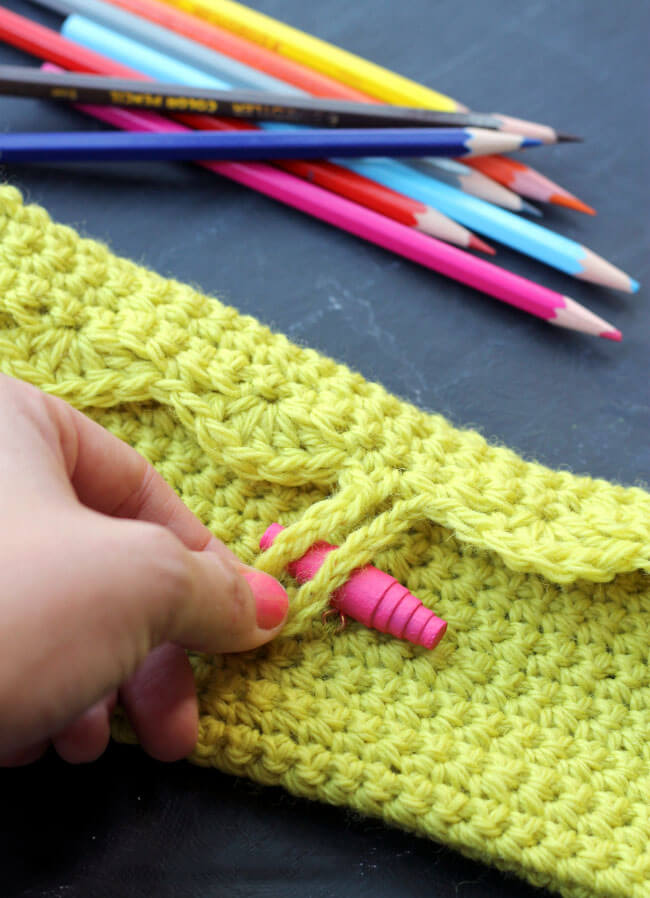 crochet pencil pouch - free pattern