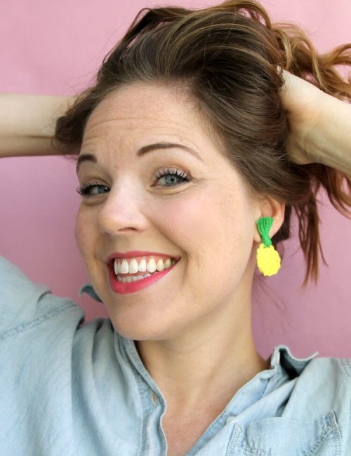 crochet your own cute mini pineapple accessories - free pattern