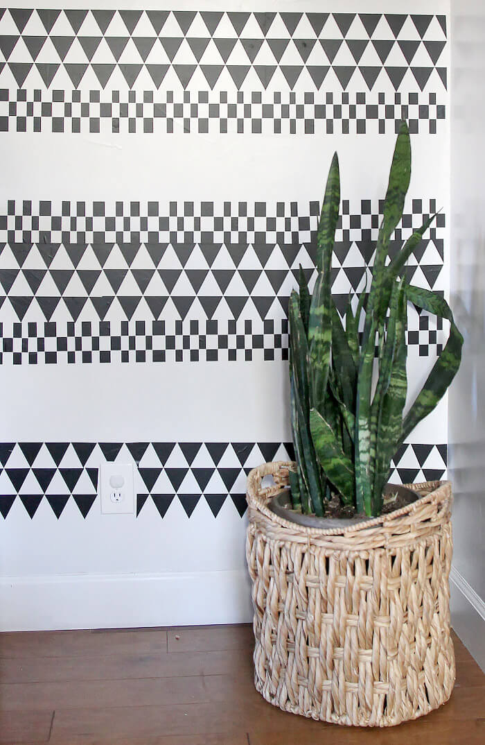 DIY Geometric Accent Wall - create a custom design using vinyl! No mess and easy to remove if you move or want a new look. 
