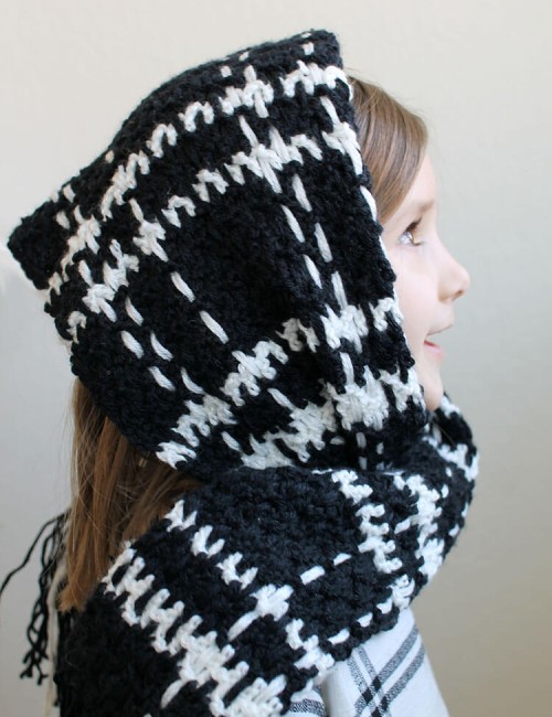 black and white windowpane plaid crochet scarf - this is easier than it looks! - free pattern and photo tutorial