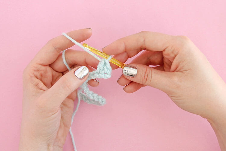 How to Crochet Lemon Peel Stitch - step by step tutorial for this simple stitch that gives lots of nice texture.