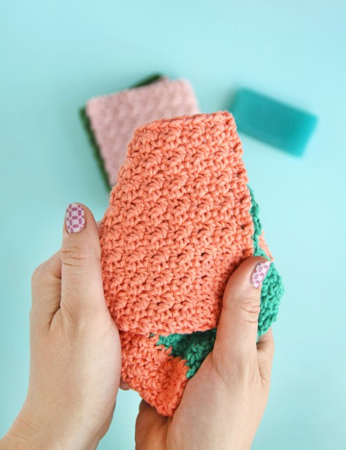 love the texture on these color block crochet washcloths
