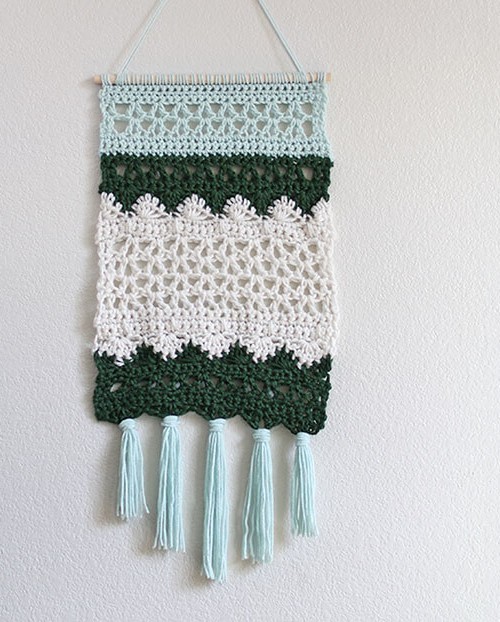 free pattern crochet wall hanging