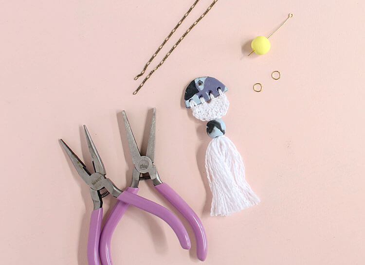 put diy necklace together