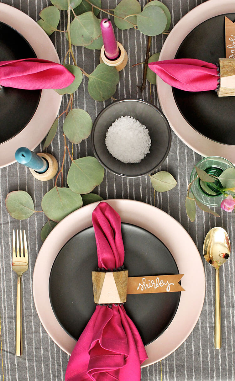 a colorful thanksgiving table - this tablescape uses lots of pinks, greens, metallics, and natural textures for a bright and beautiful celebration