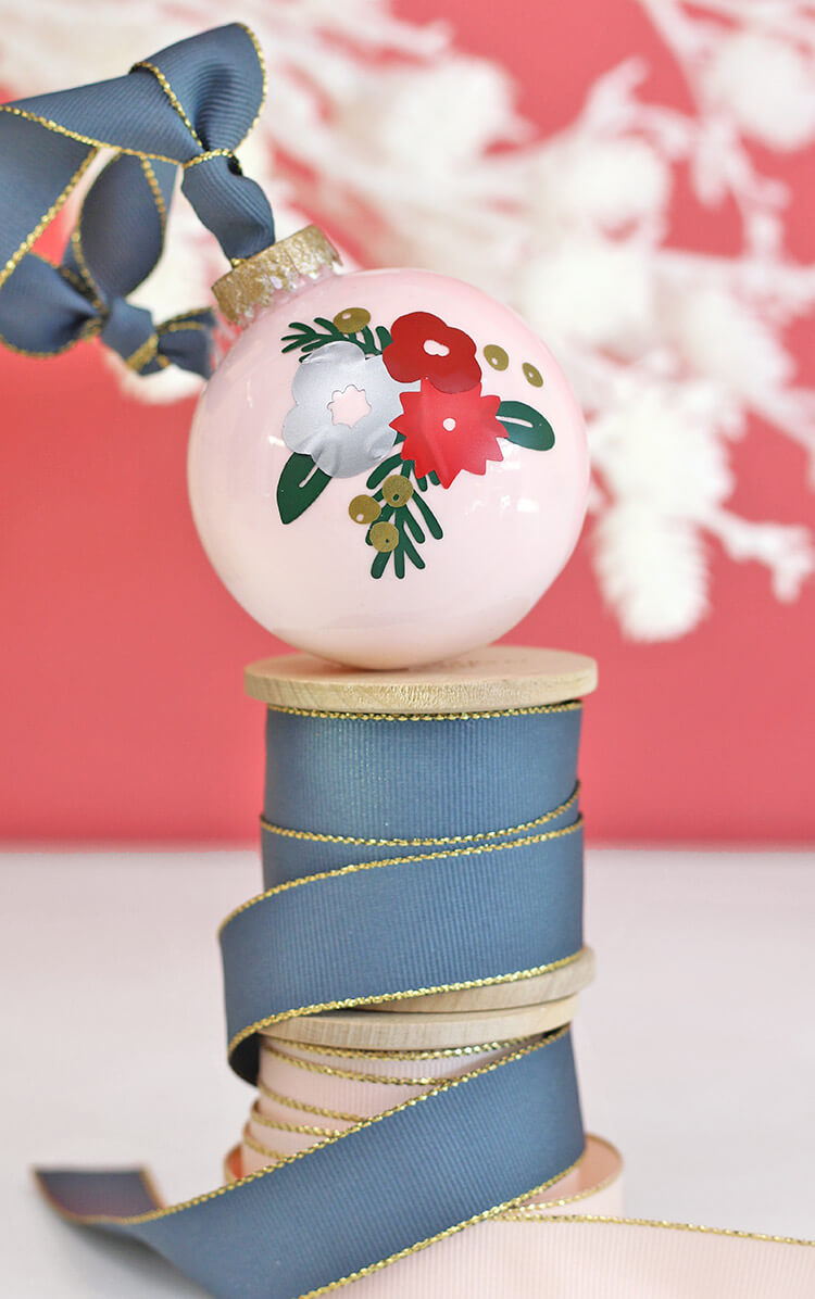 winter-floral-oranments4