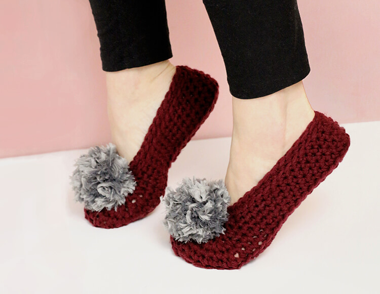 How To Crochet Slippers Simple Fur Pom Pom Slippers