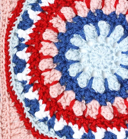 finished square detail - 12" afghan square free crochet pattern
