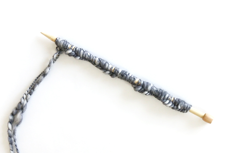simple thick and thin knitted hat cast on