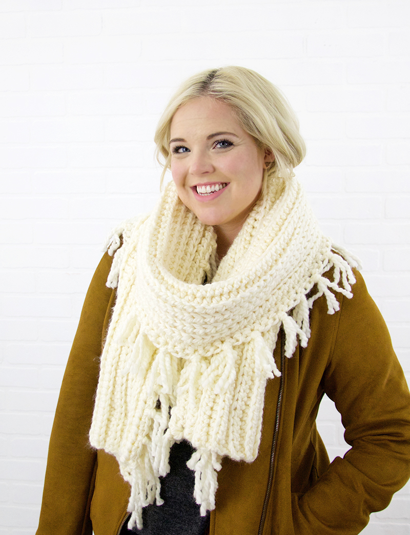 easy crochet scarf pattern with lots of tassels