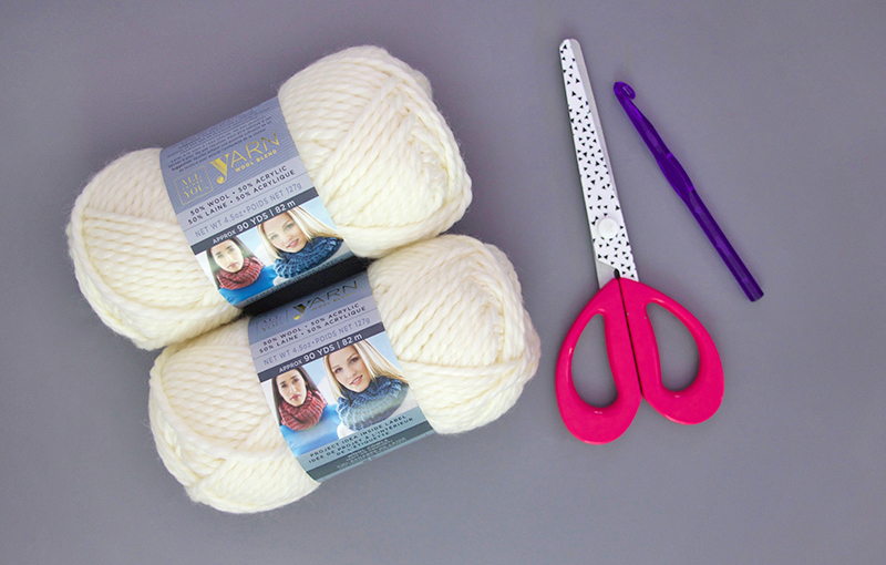 how to crochet a scarf - chunky tassel scarf pattern supplies