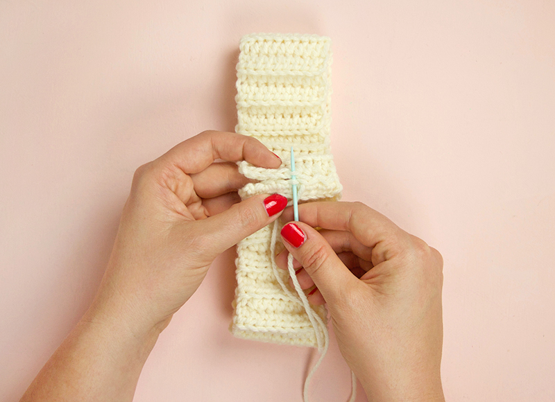 crochet beanie - sew brim together