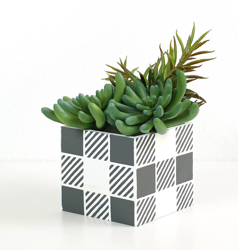 DIY buffalo plaid planter