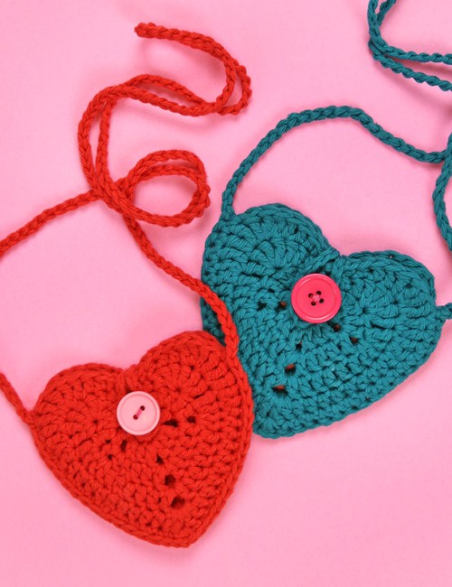 finished-crochet-heart-pouches