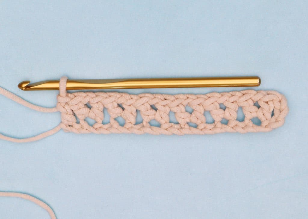 first row of v stitch crochet